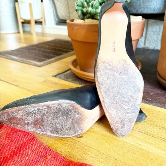 Salvatore Ferragamo Black Leather Cap Toe Pumps Low Heel Classic Shoes - Picture 6 of 7